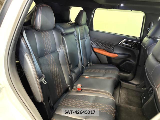 Mitsubishi OUTLANDER PHEV 2021-12 8649368-9