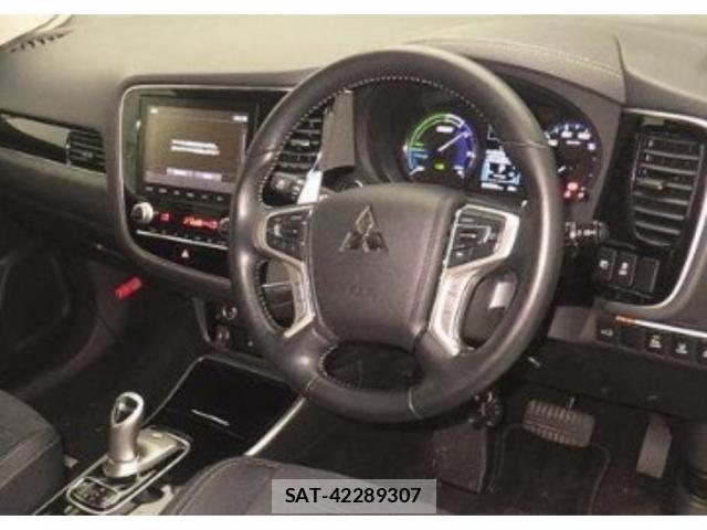 Mitsubishi OUTLANDER PHEV 2021-07 8650307-2