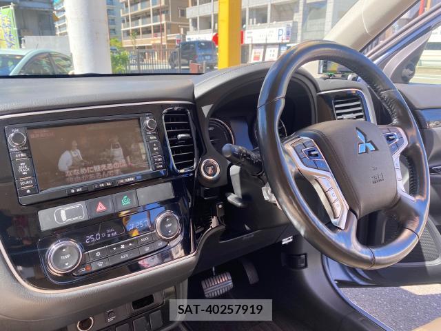 Mitsubishi OUTLANDER PHEV 2016-02 8651026-4