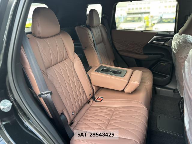 Mitsubishi OUTLANDER PHEV 2025-03 8651164-15