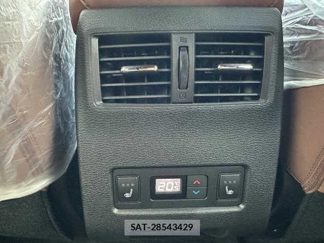 Mitsubishi OUTLANDER PHEV 2025-03 8651164-16
