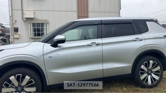 Mitsubishi OUTLANDER PHEV 2024-11 8651385-3