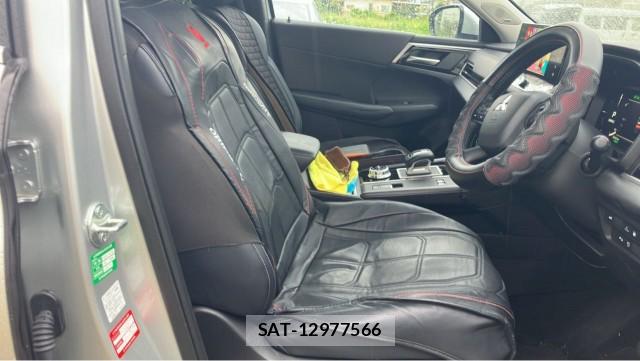 Mitsubishi OUTLANDER PHEV 2024-11 8651385-5