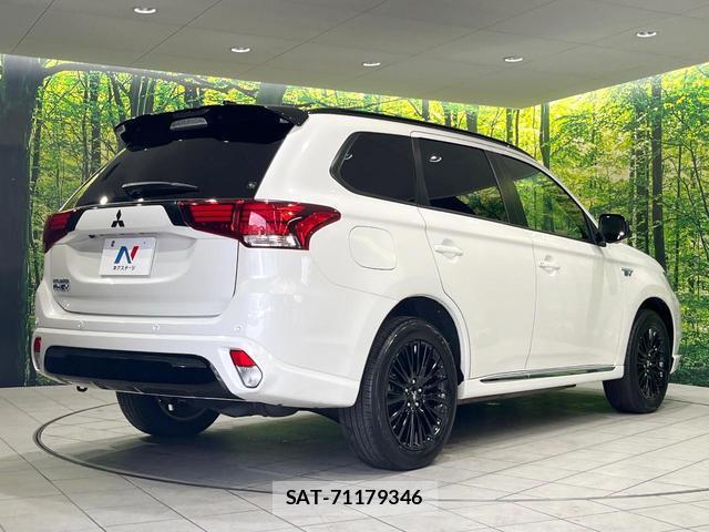 Mitsubishi OUTLANDER PHEV 2021-09 8652282-16