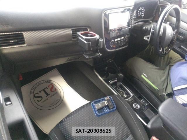 Mitsubishi OUTLANDER 2017-07 8650268-2