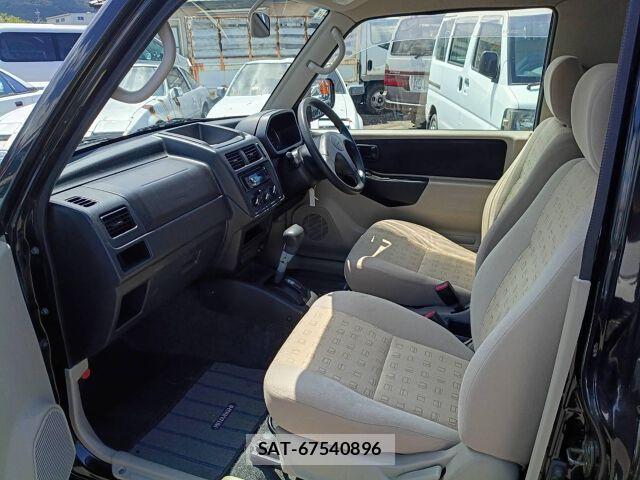 Mitsubishi PAJERO MINI 2004-03 8652472-2