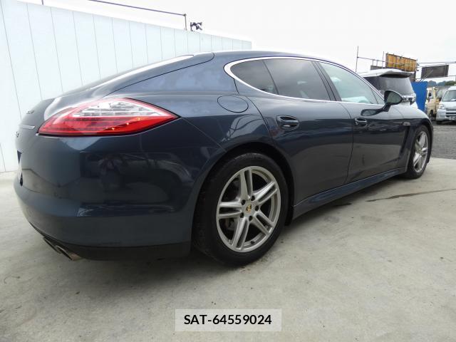 Porsche PANAMERA 2009-10 8646995-10
