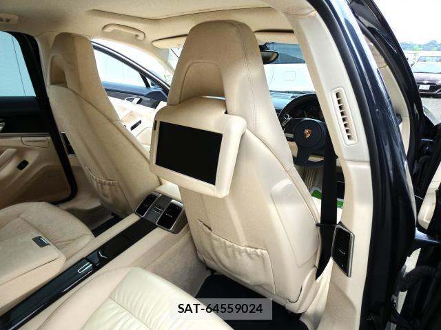 Porsche PANAMERA 2009-10 8646995-19