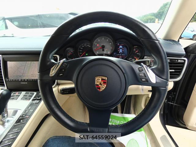 Porsche PANAMERA 2009-10 8646995-6