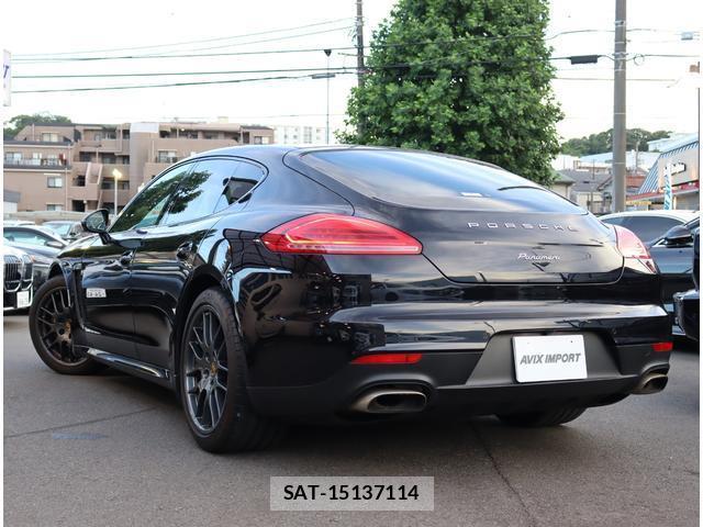 Porsche PANAMERA 2016-08 8647962-1