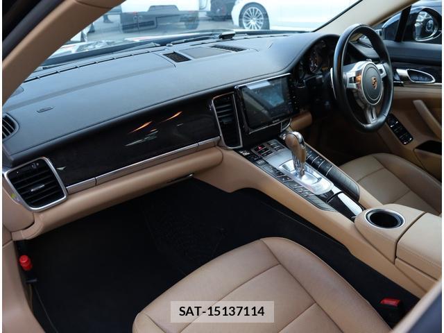Porsche PANAMERA 2016-08 8647962-6