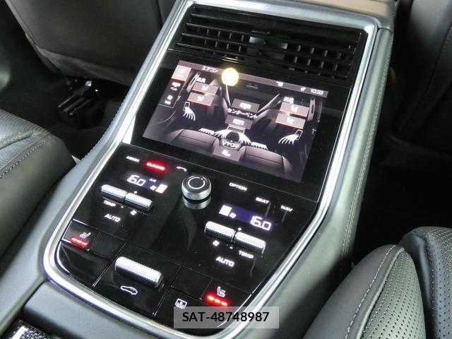 Porsche PANAMERA 2018-01 8647964-19