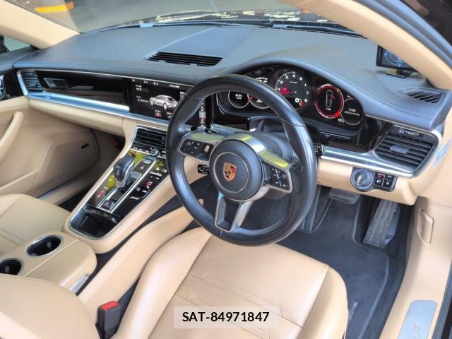 Porsche PANAMERA 2018-05 8649070-2