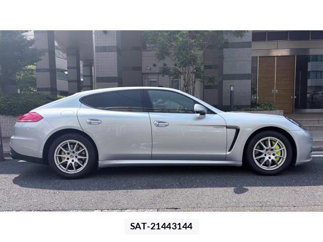 Porsche PANAMERA 2015 8649624-2