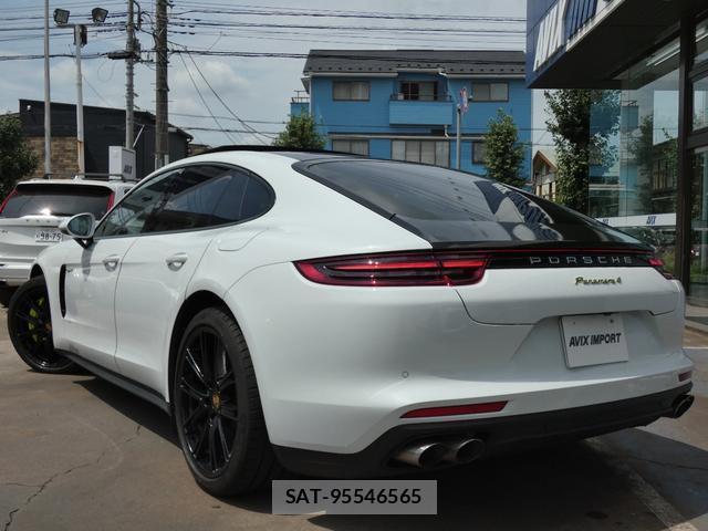 Porsche PANAMERA 2018-12 8653339-1