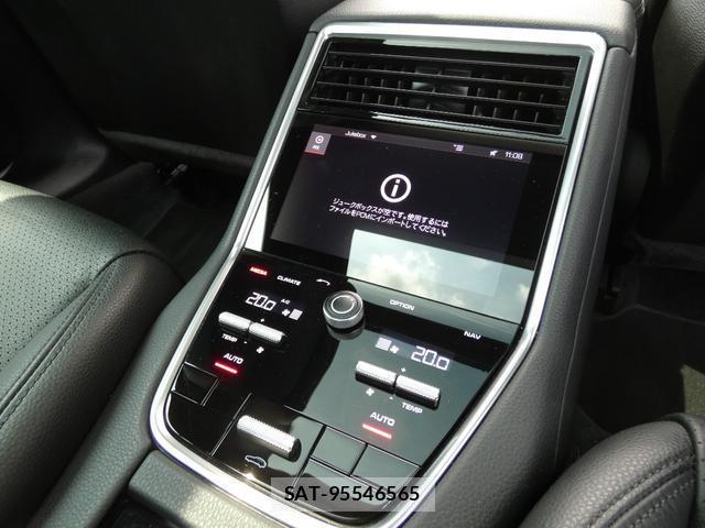 Porsche PANAMERA 2018-12 8653339-6