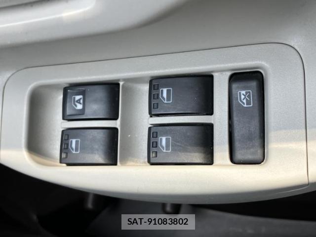 Toyota PASSO 2014-02 8647114-17