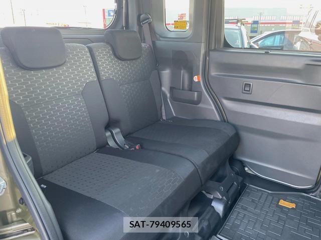 Toyota Pixis Mega 2017-10 8646711-10