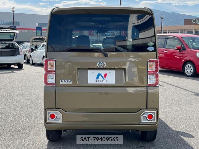 Toyota Pixis Mega 2017-10 8646711-15