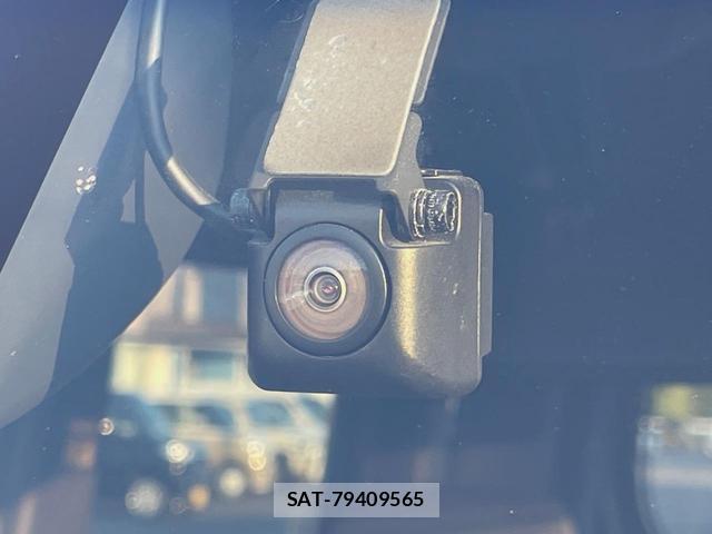 Toyota Pixis Mega 2017-10 8646711-4
