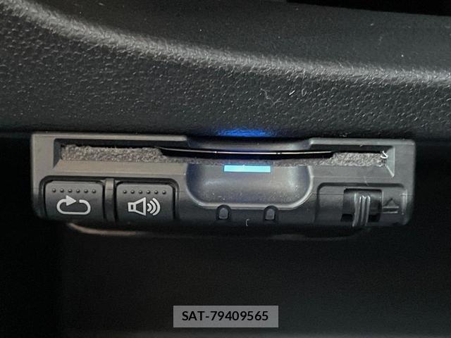 Toyota Pixis Mega 2017-10 8646711-5