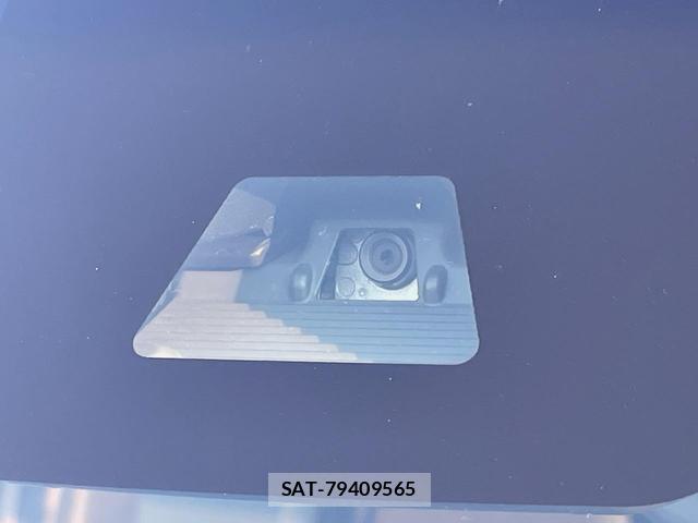 Toyota Pixis Mega 2017-10 8646711-6