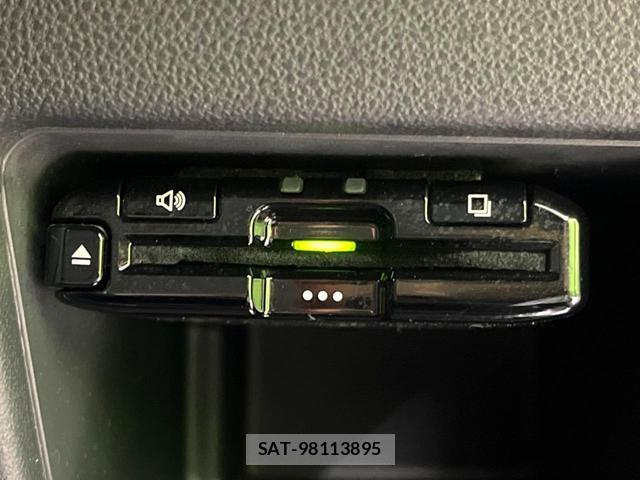 Toyota Pixis Mega 2017-12 8646929-7