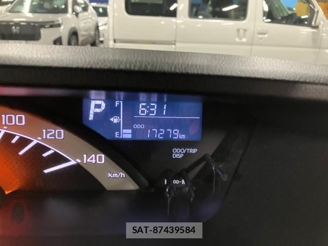 Toyota Pixis Mega 2017-05 8647611-12