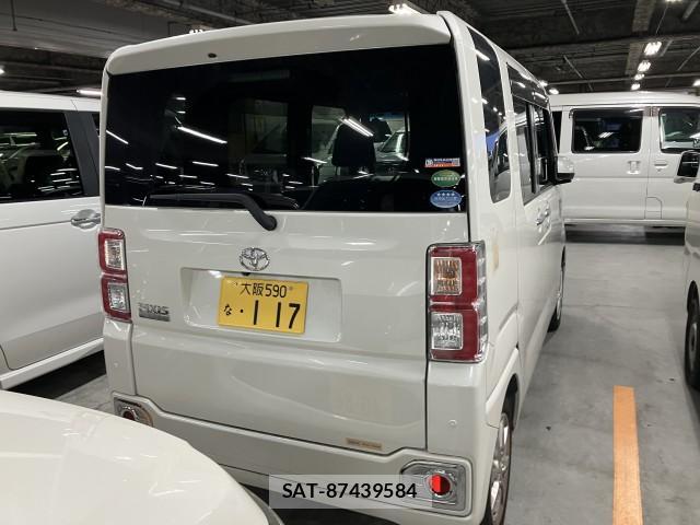 Toyota Pixis Mega 2017-05 8647611-2