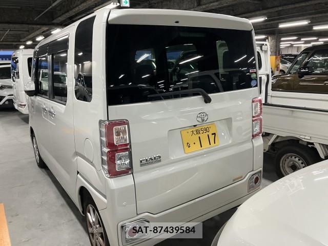 Toyota Pixis Mega 2017-05 8647611-3