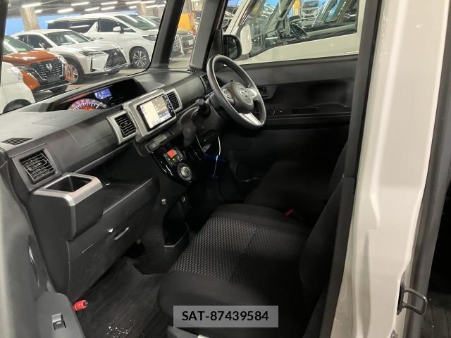 Toyota Pixis Mega 2017-05 8647611-7