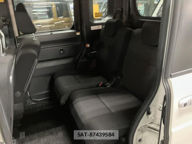 Toyota Pixis Mega 2017-05 8647611-8