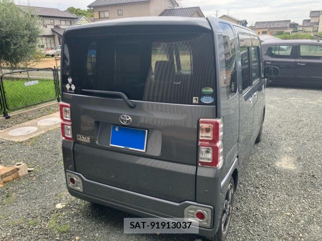 Toyota Pixis Mega 2016-06 8651081-13