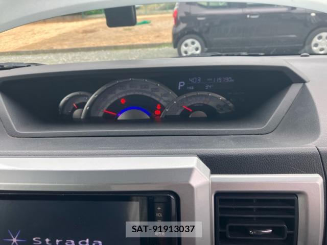 Toyota Pixis Mega 2016-06 8651081-18