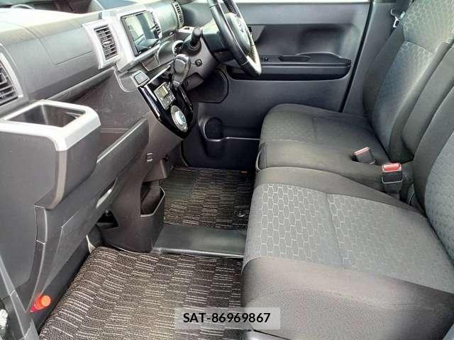 Toyota Pixis Mega 2020-04 8652049-11