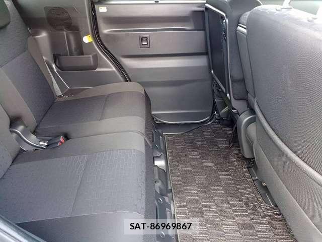 Toyota Pixis Mega 2020-04 8652049-12