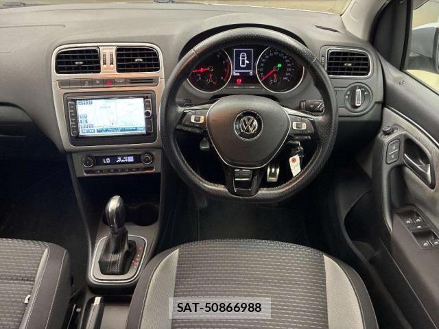 VolksWagen POLO 2015-03 8648901-2