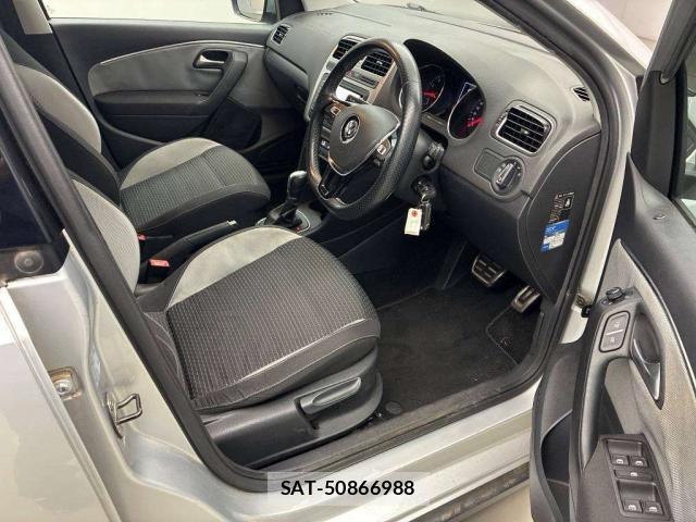 VolksWagen POLO 2015-03 8648901-3