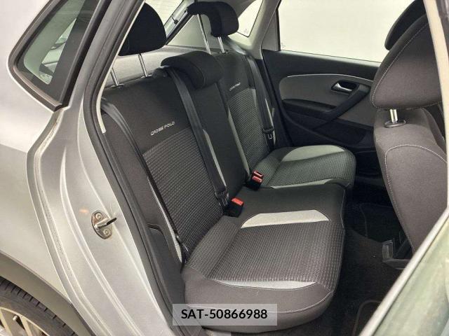 VolksWagen POLO 2015-03 8648901-4