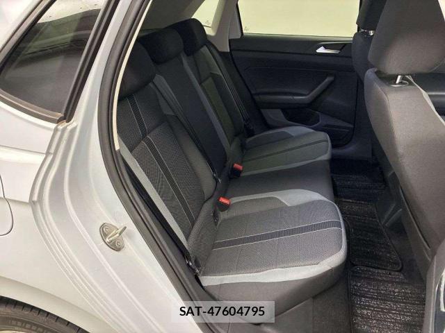 VolksWagen POLO 2018-06 8648905-4