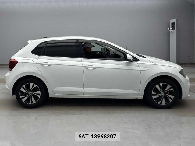 VolksWagen POLO 2019-03 8649008-3