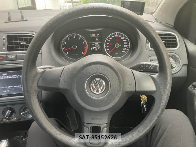VolksWagen POLO 2010-09 8652913-15