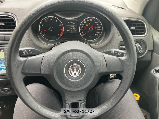 VolksWagen POLO 2011-09 8652916-16