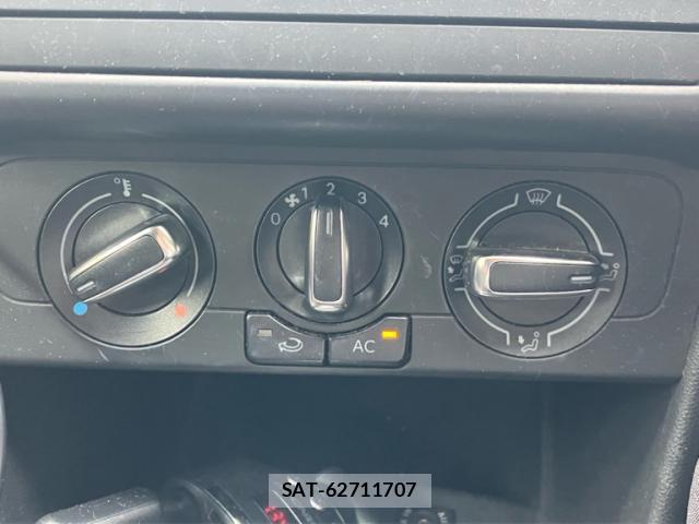 VolksWagen POLO 2011-09 8652916-19