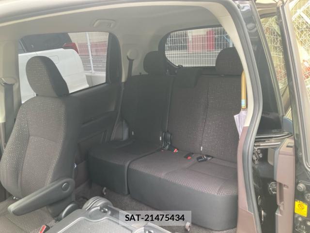 Toyota PORTE 2014-03 8646875-16