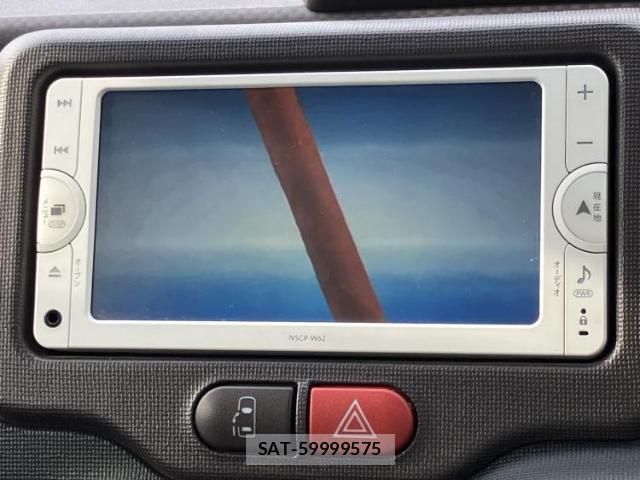 Toyota PORTE 2013-10 8647113-11