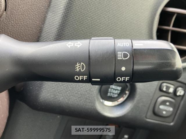 Toyota PORTE 2013-10 8647113-14