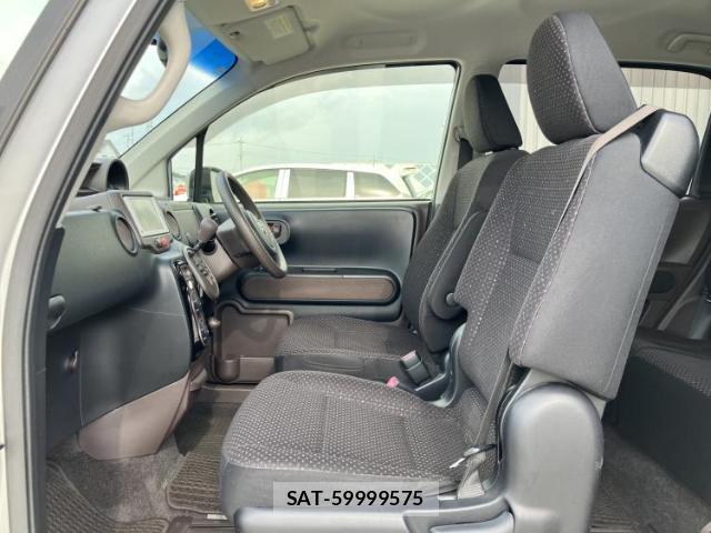 Toyota PORTE 2013-10 8647113-6