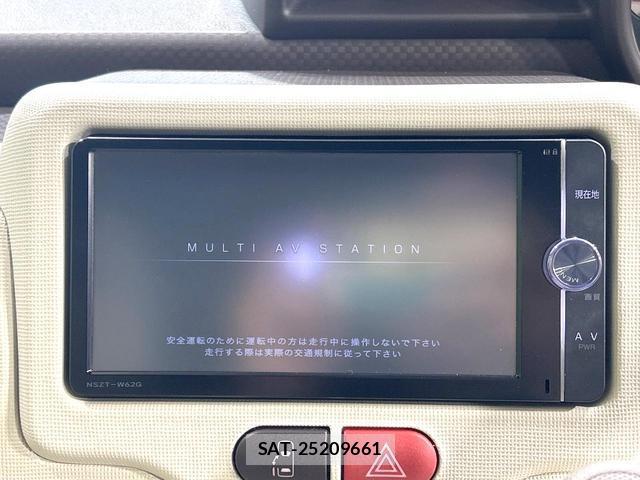 Toyota PORTE 2013-11 8649526-1