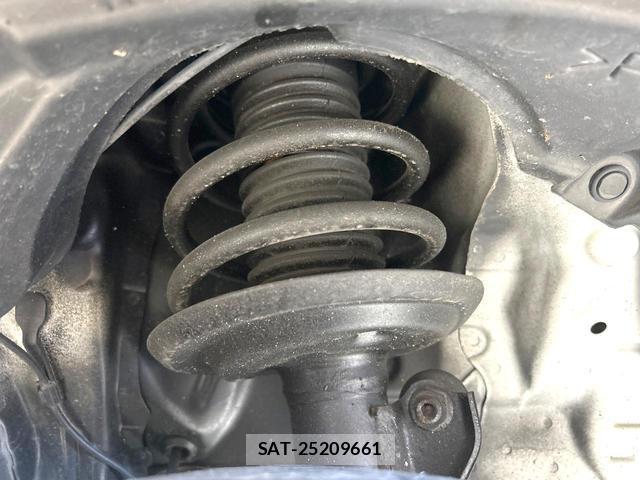Toyota PORTE 2013-11 8649526-19